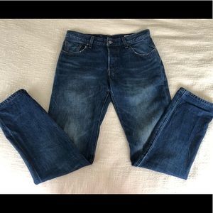 Levi’s straight leg jeans